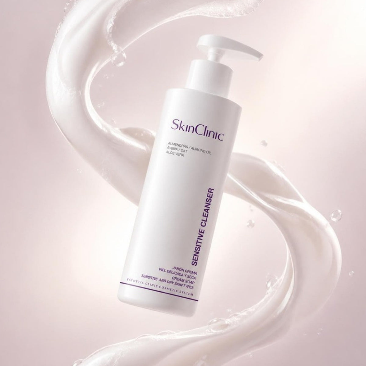 Sensitive Cleanser de SkinClinic con textura de gel limpiador