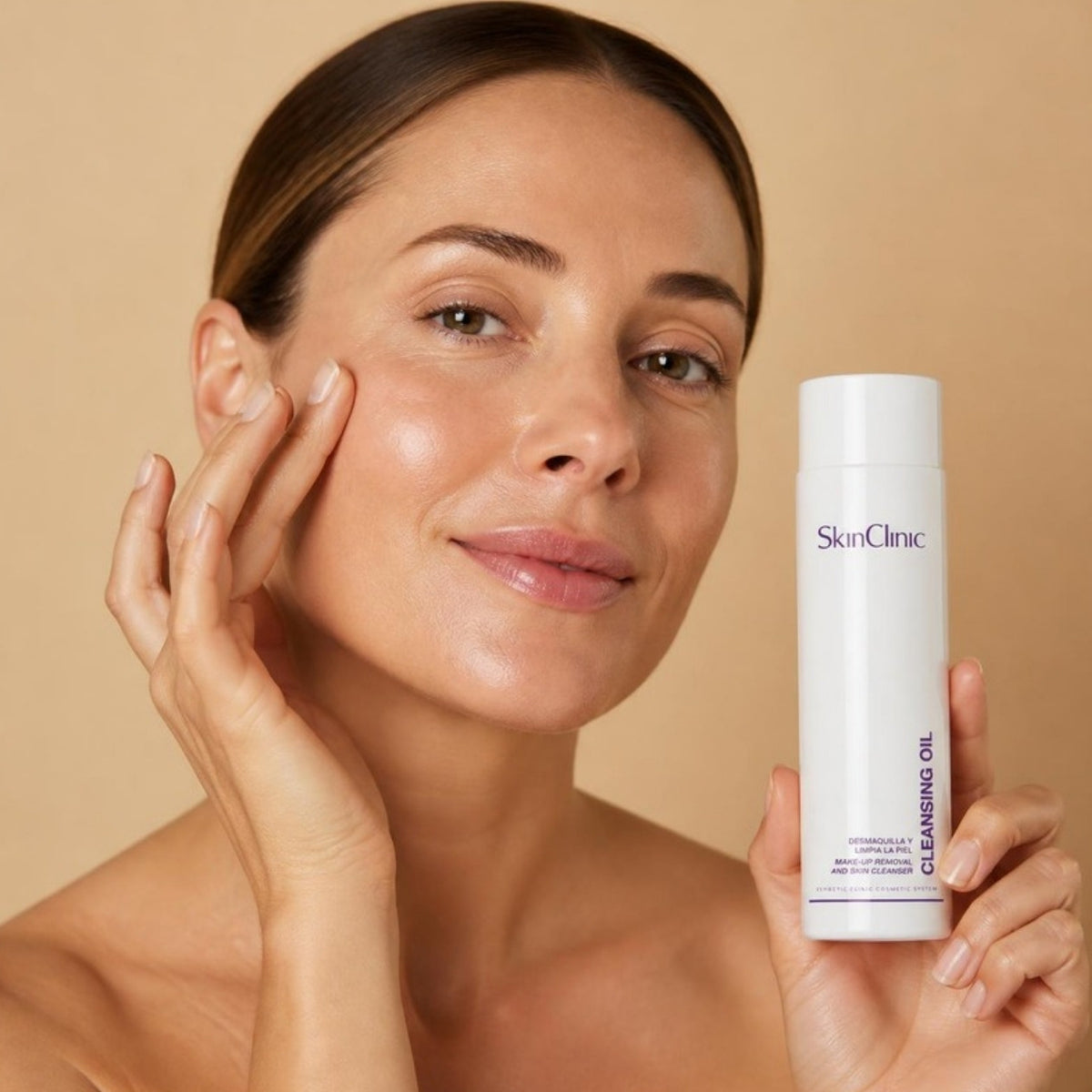 Modelo con Cleansing Oil